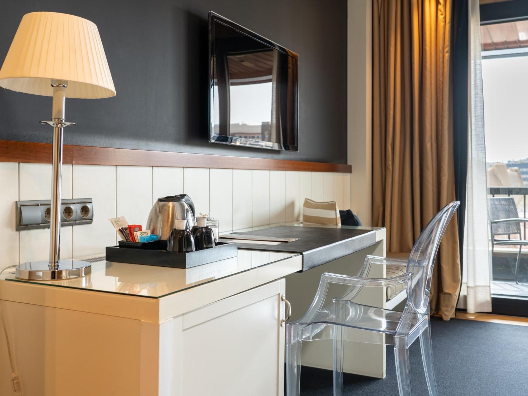 Hotell U232 4*